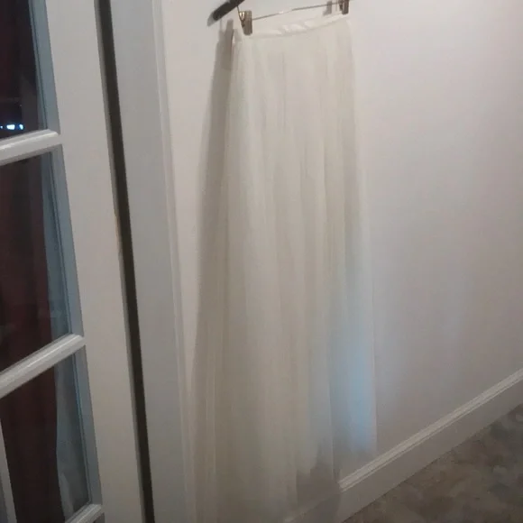 NWT  BHLDN Jenny Yoo Louise Tulle skirt Ivory sizes 0, 8, 10, 18 - Picture 5 of 16